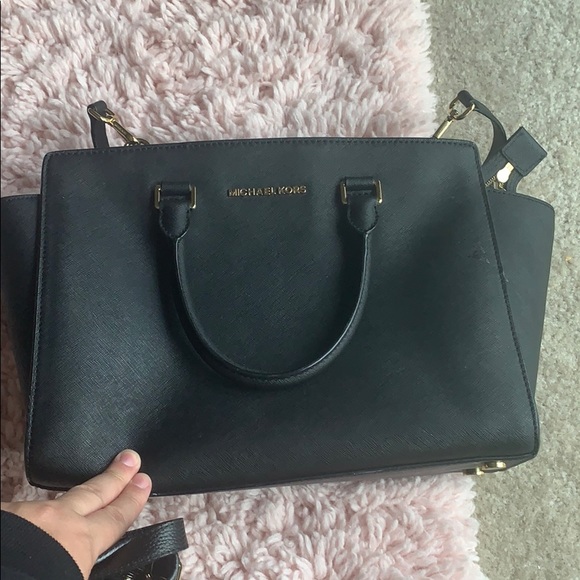 Michael Kors Handbags - Michael Kors Black Selma Saffiano Leather Satchel